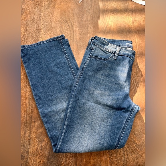 Old Navy Bootcut Wow Jeans size 8 Mid Rise - Picture 6 of 7